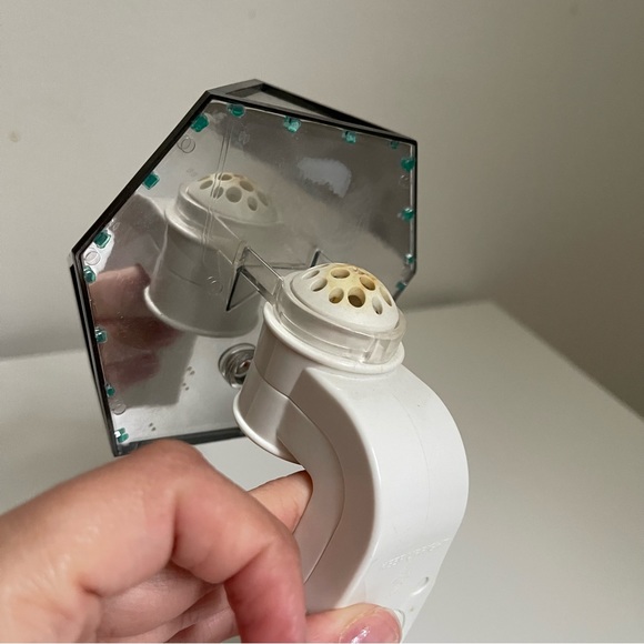 Bath & Body Works Wallflower Plug In - Picture 10 of 14